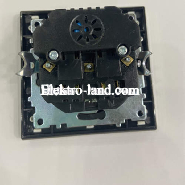 Розетка одинарная с  заземлением и USB RIGHT HAUSEN Laura черная